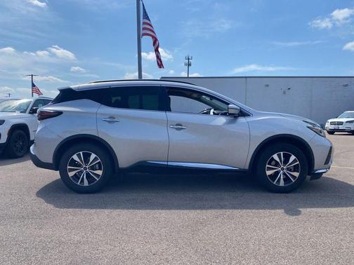 2023 Nissan Murano SV