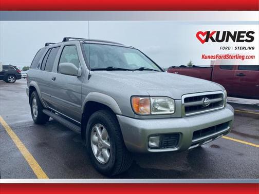 2001 Nissan Pathfinder LE