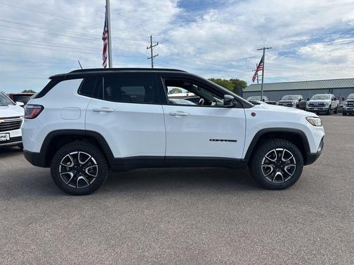 2024 Jeep Compass Trailhawk