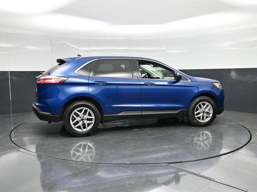 Blue Metallic 2024 Ford Edge SEL