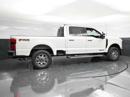 Star White Metallic Tri-Coat 2026 Ford F-250 Lariat