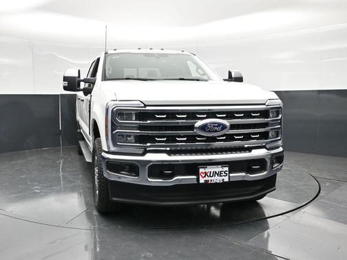 Star White Metallic Tri-Coat 2026 Ford F-250 Lariat