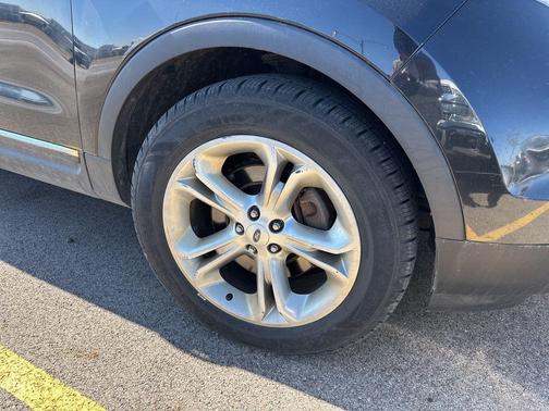 Tuxedo Black Metallic 2014 Ford Explorer Limited