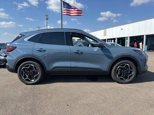 2026 Ford Escape Platinum