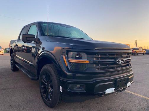 Agate Black Metallic 2026 Ford F-150 XLT
