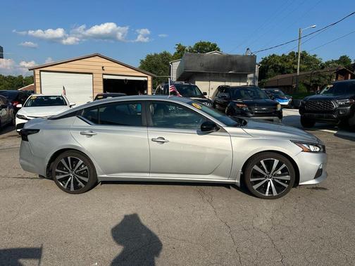 2021 Nissan Altima SR FWD