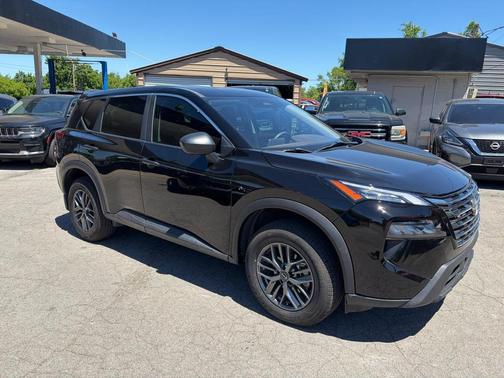 Super Black 2023 Nissan Rogue S