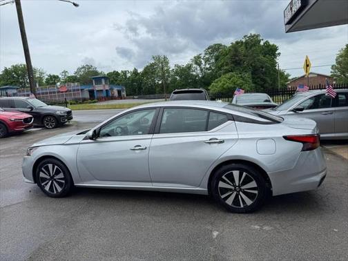 2022 Nissan Altima 2.5 SV