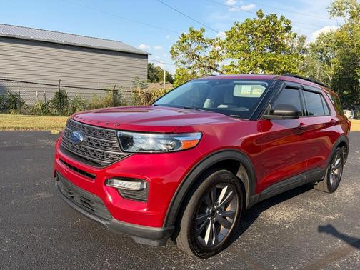 Rapid Red Metallic Tinted Clearcoat 2021 Ford Explorer XLT