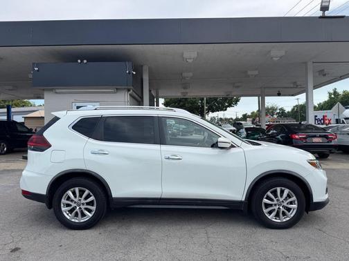 2020 Nissan Rogue SV