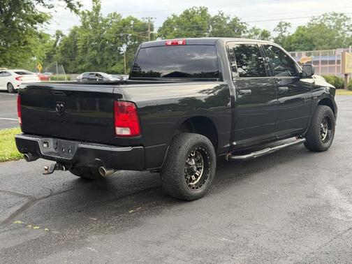Brilliant Black Crystal Pearlcoat 2017 RAM 1500 Express