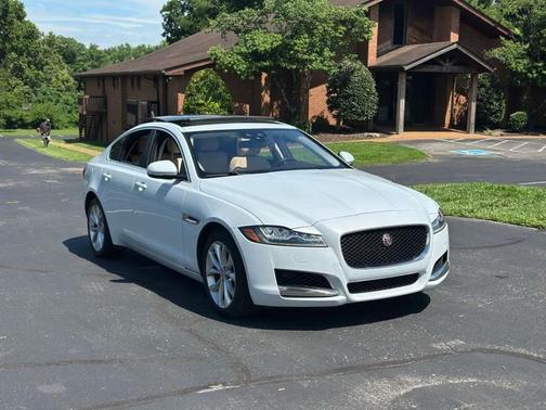 Fuji White 2018 Jaguar XF 25t Premium