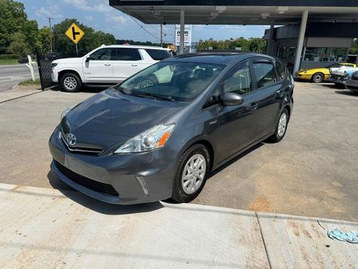2014 Toyota Prius v Five