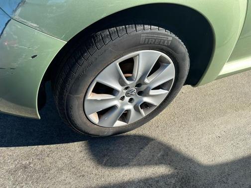 2008 Volkswagen New Beetle S