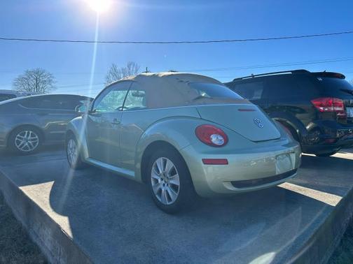 2008 Volkswagen New Beetle S