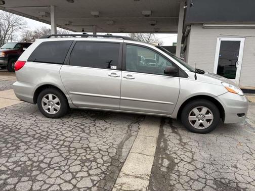 2010 Toyota Sienna SE