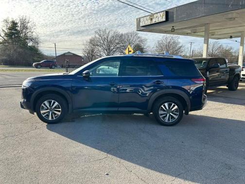 2024 Nissan Pathfinder SL 4WD