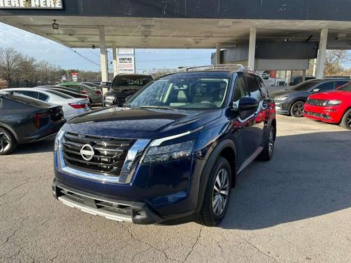 2024 Nissan Pathfinder SL 4WD