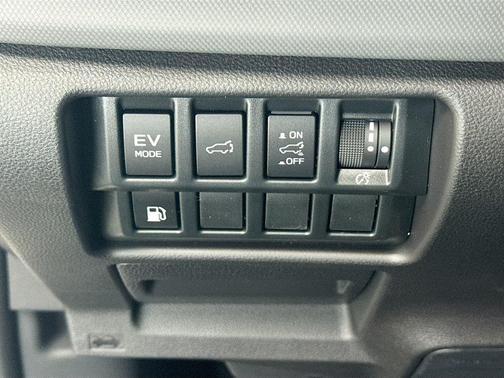 Crystal White Pearl 2026 Subaru Forester Hybrid Sport