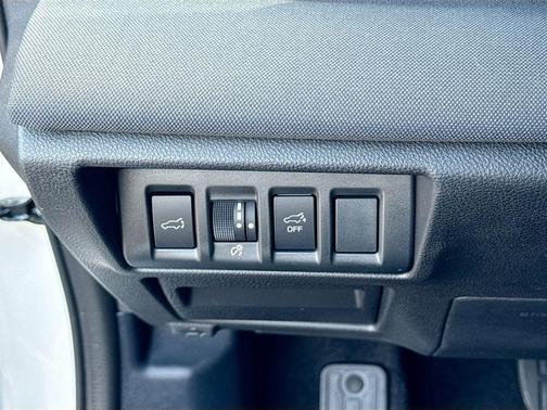 Crystal White Pearl 2025 Subaru Outback Premium