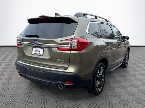 Autumn Green Metallic 2024 Subaru Ascent Limited 8-Passenger