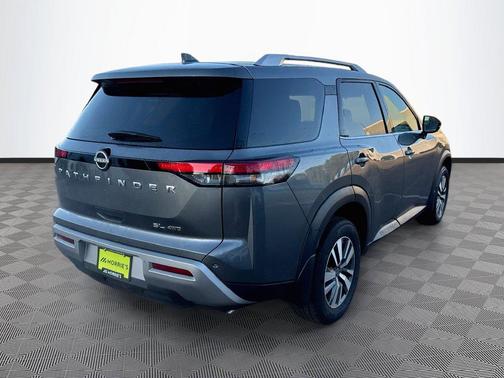 Gun Metallic 2025 Nissan Pathfinder SL 4WD