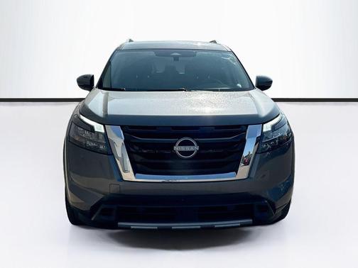 Gun Metallic 2025 Nissan Pathfinder SL 4WD