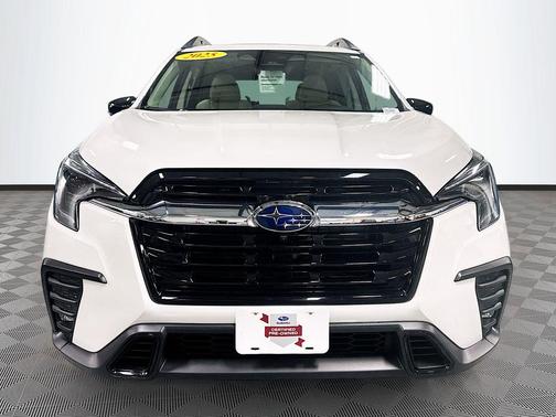 Crystal White Pearl 2025 Subaru Ascent Limited 7-Passenger