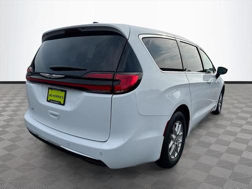 2025 Chrysler Pacifica L