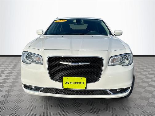 2018 Chrysler 300 Touring