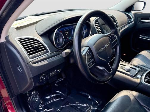 2017 Chrysler 300 Limited