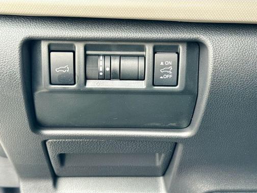 Crystal White Pearl 2026 Subaru Forester Limited
