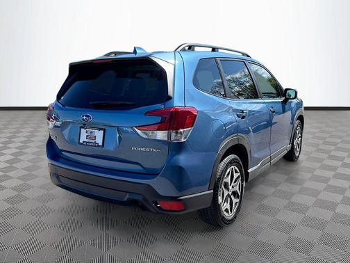 Horizon Blue Pearl 2023 Subaru Forester Premium