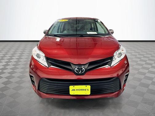 2020 Toyota Sienna SE