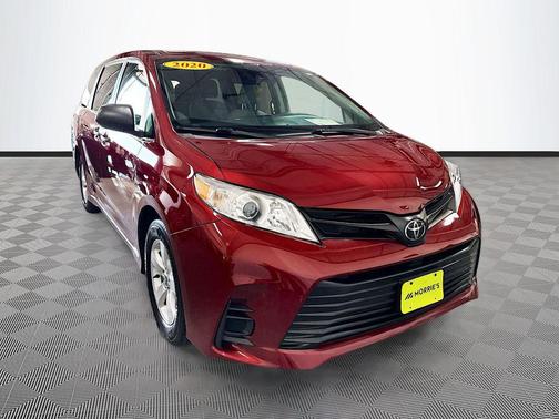 2020 Toyota Sienna SE