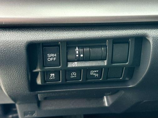Crystal White Pearl 2023 Subaru Crosstrek Limited