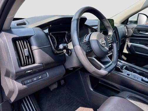 Brilliant Silver Metallic 2022 Nissan Pathfinder SL 4WD