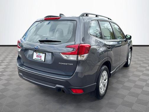 Magnetite Gray Metallic 2024 Subaru Forester Base