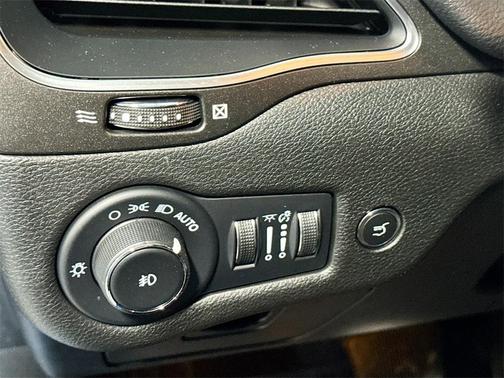 2023 Jeep Cherokee Trailhawk