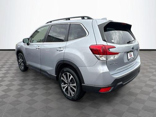 Ice Silver Metallic 2022 Subaru Forester Limited
