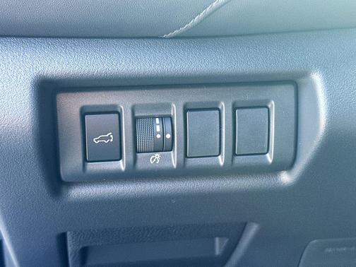 Crystal White Pearl 2026 Subaru Outback Touring XT