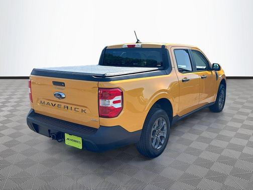 CYBER ORANGE METALLIC TC 2023 Ford Maverick XLT