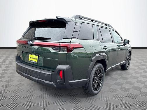 Deep Emerald Green Pearl 2026 Subaru Outback Limited XT