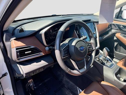 Crystal White Pearl 2025 Subaru Outback Touring