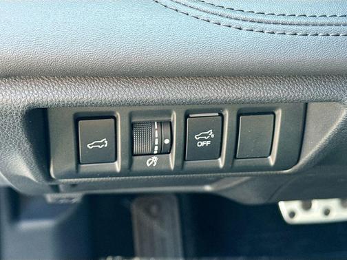 Crystal White Pearl 2022 Subaru Outback Wilderness