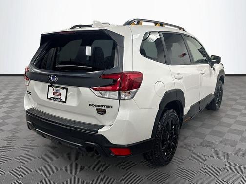 Crystal White Pearl 2022 Subaru Forester Wilderness