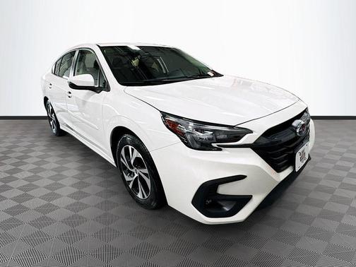 Crystal White Pearl 2025 Subaru Legacy Premium