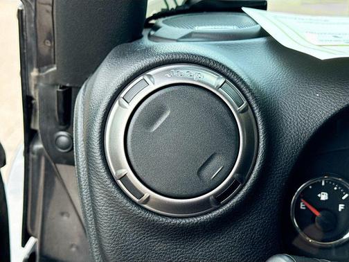Granite Crystal Metallic 2018 Jeep Wrangler JK Unlimited Sahara