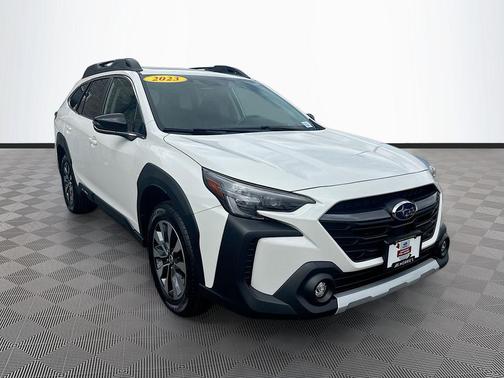 Crystal White Pearl 2023 Subaru Outback Limited