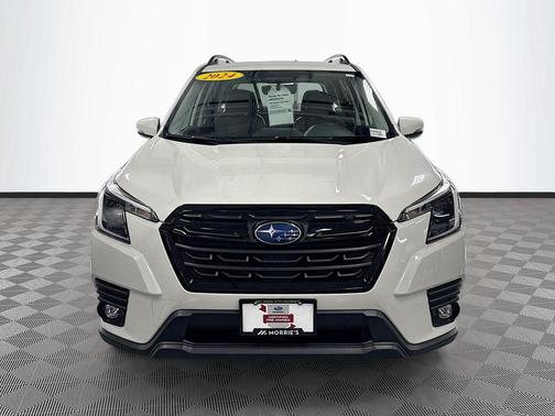 Crystal White Pearl 2024 Subaru Forester Limited